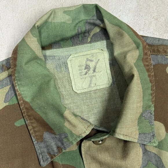 Vintage 1980s US Marines Woodlands Camo Combat BDU Coat Shirt Medium - Picture 3 of 4